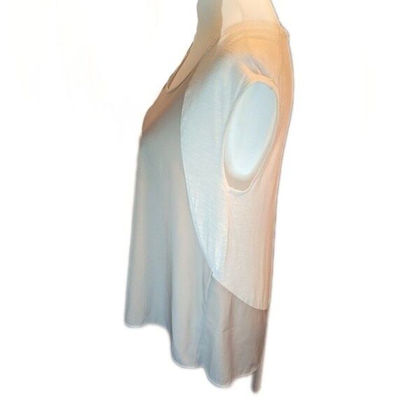 5/$55 American Eagle Outfitters flowy cream cap sleeve blouse - M - Picture 2 of 5